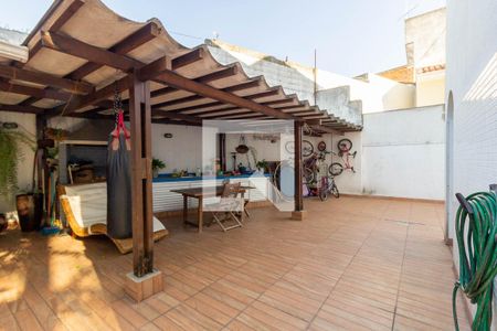 Casa à venda com 285m², 4 quartos e 5 vagas Casa à venda com 285m², 4 quartos e 5 vagasChurrasqueira
