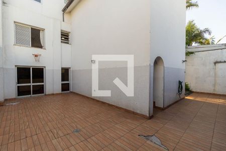 Casa à venda com 285m², 4 quartos e 5 vagas Casa à venda com 285m², 4 quartos e 5 vagasQuintal