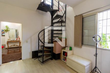 Casa à venda com 285m², 4 quartos e 5 vagas Casa à venda com 285m², 4 quartos e 5 vagasSala