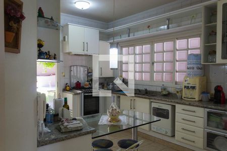 Casa à venda com 307m², 3 quartos e 4 vagasCozinha