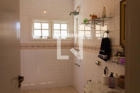 Casa à venda com 307m², 3 quartos e 4 vagasBanheiro da Suíte 1