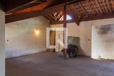 Casa à venda com 307m², 3 quartos e 4 vagasSótão