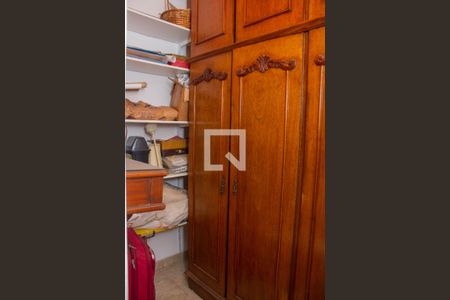 Casa à venda com 490m², 4 quartos e 2 vagasCloset da Suíte 02 - 3º Andar