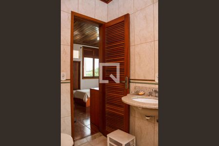 Casa à venda com 490m², 4 quartos e 2 vagasBanheiro da Suíte 03 - 3º Andar