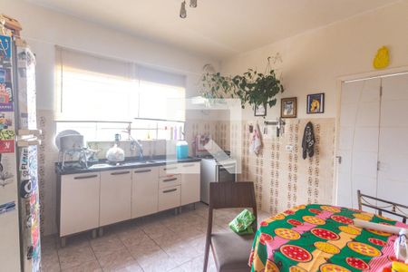 Casa à venda com 400m², 8 quartos e 4 vagas Casa à venda com 400m², 8 quartos e 4 vagasCozinha - casa 3