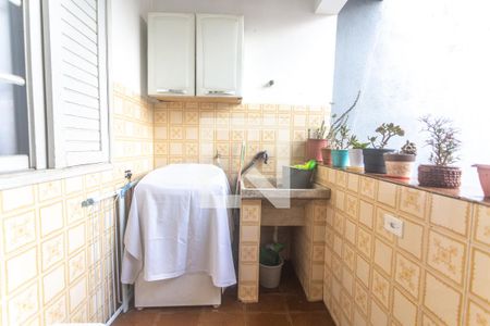 Casa à venda com 400m², 8 quartos e 4 vagas Casa à venda com 400m², 8 quartos e 4 vagasÁrea de serviço - casa 1