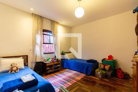 Casa à venda com 320m², 3 quartos e 1 vaga Casa à venda com 320m², 3 quartos e 1 vagaQuarto