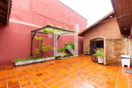 Casa à venda com 320m², 3 quartos e 1 vaga Casa à venda com 320m², 3 quartos e 1 vagaQuintal