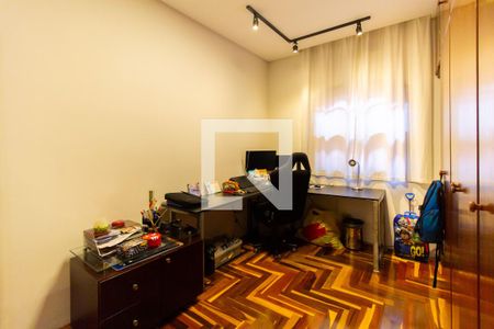 Casa à venda com 320m², 3 quartos e 1 vaga Casa à venda com 320m², 3 quartos e 1 vagaEscritório