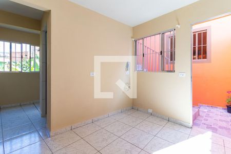 Sala de casa para alugar com 1 quarto, 33m² em Jardim Itapemirim, São Paulo