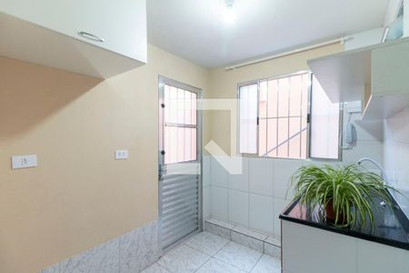 Cozinha de kitnet/studio para alugar com 1 quarto, 18m² em Jardim Itapemirim, São Paulo