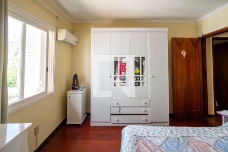 Casa à venda com 309m², 4 quartos e 2 vagas Casa à venda com 309m², 4 quartos e 2 vagasQuarto 3