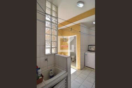 Casa à venda com 190m², 3 quartos e 2 vagasLavanderia