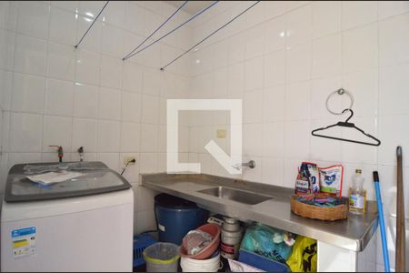 Casa à venda com 190m², 3 quartos e 2 vagasLavanderia