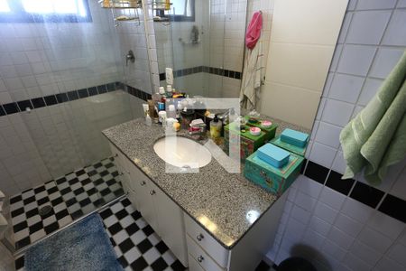 Apartamento à venda com 129m², 3 quartos e 2 vagasBanheiro da Suíte 1