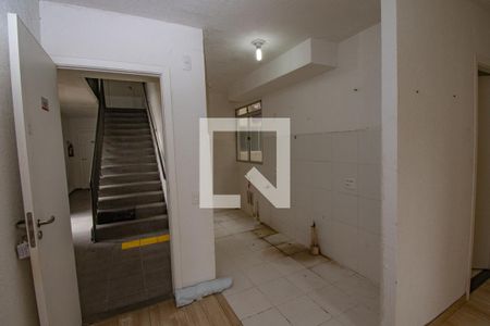 Apartamento para alugar com 41m², 2 quartos e 1 vagacozinha - escada exterior