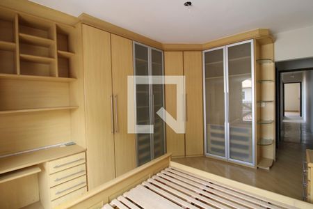 Casa à venda com 217m², 3 quartos e 6 vagasSuíte 