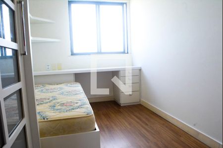 Quarto 1 de apartamento para alugar com 2 quartos, 77m² em Caminho das Árvores, Salvador