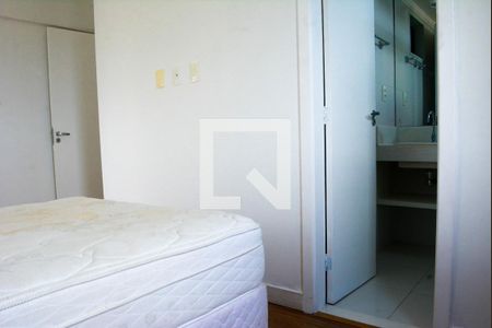Quarto 2 de apartamento para alugar com 2 quartos, 77m² em Caminho das Árvores, Salvador