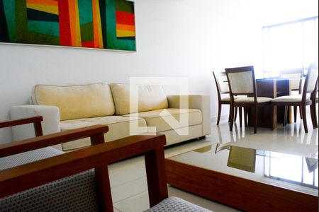 Detalhe Sala de apartamento para alugar com 2 quartos, 77m² em Caminho das Árvores, Salvador