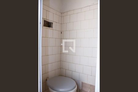 Casa à venda com 296m², 3 quartos e 6 vagasBanheiro de Serviço