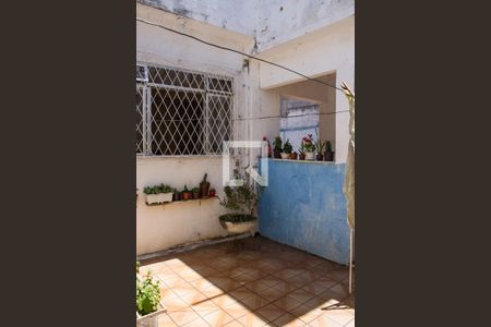 Casa à venda com 296m², 3 quartos e 6 vagasQuintal - Fundos