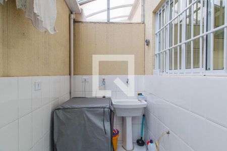 Casa de condomínio à venda com 64m², 2 quartos e 1 vagaÁrea de Serviço