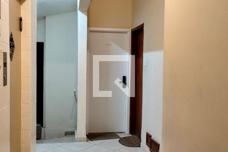 Apartamento à venda com 105m², 4 quartos e sem vaga Apartamento à venda com 105m², 4 quartos e sem vagaHall de entrada