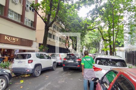 Apartamento à venda com 105m², 4 quartos e sem vaga Apartamento à venda com 105m², 4 quartos e sem vagaVista da Rua