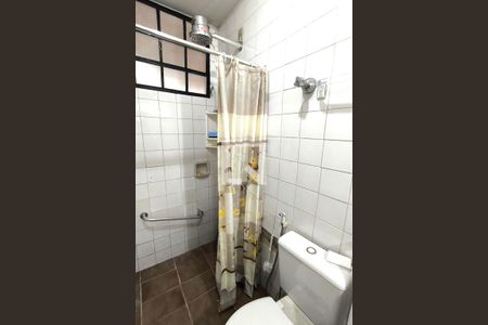 Casa de condomínio à venda com 380m², 3 quartos e 8 vagas Casa de condomínio à venda com 380m², 3 quartos e 8 vagasBanheiro - Casa 2