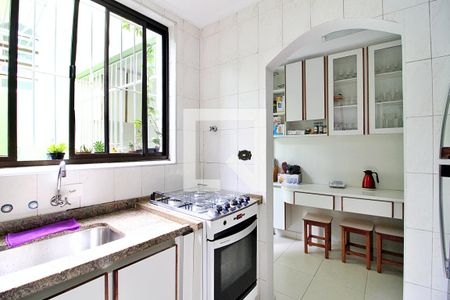 Casa à venda com 185m², 3 quartos e 2 vagasCozinha