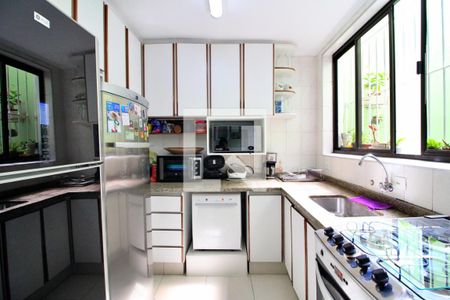 Casa à venda com 185m², 3 quartos e 2 vagasCozinha