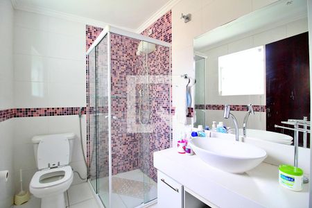 Casa à venda com 185m², 3 quartos e 2 vagasBanheiro da Suíte