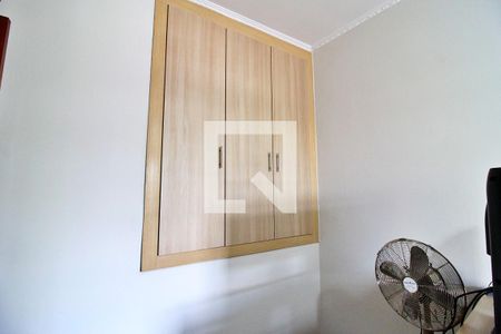 Casa à venda com 185m², 3 quartos e 2 vagasQuarto 2