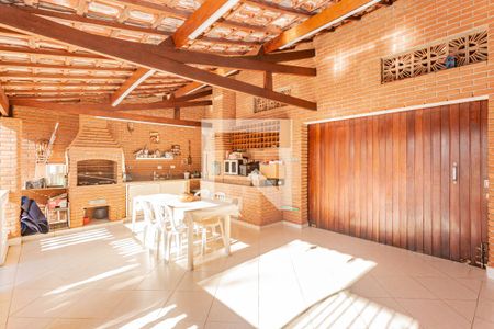 Casa à venda com 700m², 4 quartos e 8 vagasChurrasqueira