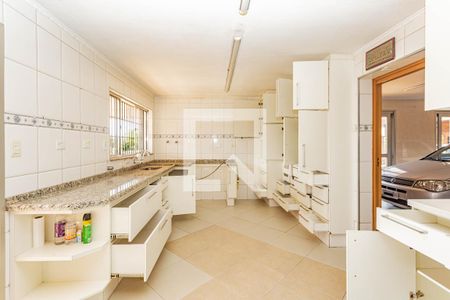 Casa à venda com 700m², 4 quartos e 8 vagasCozinha do Salão de festas/ Garagem 1