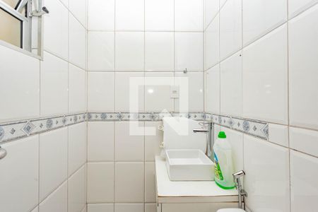 Casa à venda com 700m², 4 quartos e 8 vagasBanheiro do salão