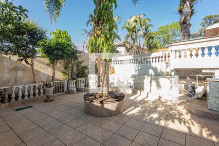 Casa à venda com 700m², 4 quartos e 8 vagasQuintal/ Jardim