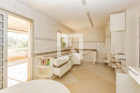 Casa à venda com 700m², 4 quartos e 8 vagasCozinha do Salão de festas/ Garagem 1