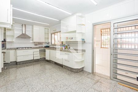 Casa à venda com 700m², 4 quartos e 8 vagasCozinha