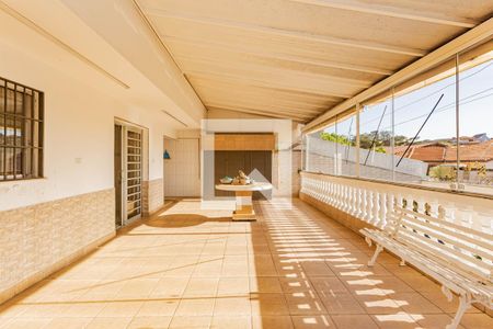 Casa à venda com 700m², 4 quartos e 8 vagasVaranda