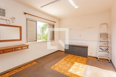 Casa à venda com 700m², 4 quartos e 8 vagasSuíte 2