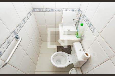 Casa à venda com 700m², 4 quartos e 8 vagasBanheiro do salão