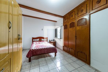 Casa à venda com 400m², 4 quartos e 3 vagas Casa à venda com 400m², 4 quartos e 3 vagasQuarto