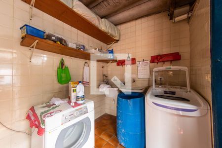 Casa à venda com 400m², 4 quartos e 3 vagas Casa à venda com 400m², 4 quartos e 3 vagasÁrea de serviço