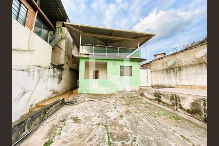 Casa à venda com 168m², 2 quartos e 1 vaga