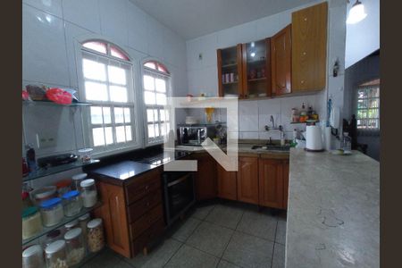 Casa à venda com 310m², 4 quartos e 4 vagas