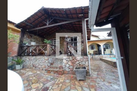 Casa à venda com 310m², 4 quartos e 4 vagas