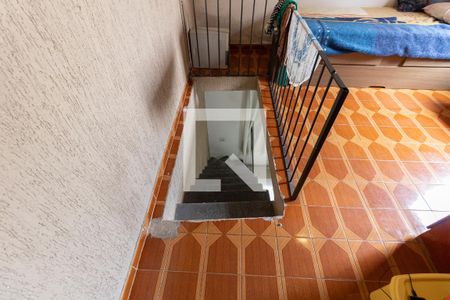 Casa à venda com 206m², 5 quartos e sem vaga Casa à venda com 206m², 5 quartos e sem vagaEscada