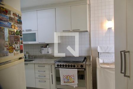 Apartamento à venda com 138m², 4 quartos e 3 vagas Apartamento à venda com 138m², 4 quartos e 3 vagasCozinha